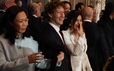 Mark Zuckerberg’in uygunsuz bakışı dillere düştü