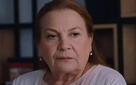 Kızılcık Şerbeti'nde Anneanne Sönmez, Alzheimer oldu