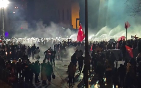 NY Times bu manşetle duyurdu: Ateş çoktan yakıldı...