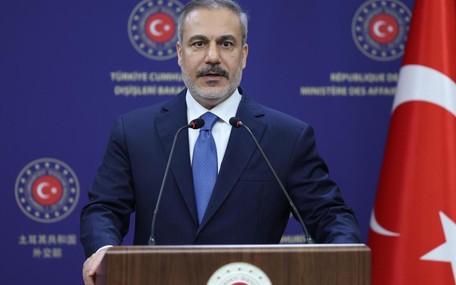CHP’li Murat Emir’den Hakan Fidan’a diploma sorusu...