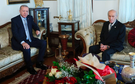 Bahçeli, Cumhurbaşkanı’nın iki yardımcısı olsun, biri Kürt, diğeri Alevi olsun demiş