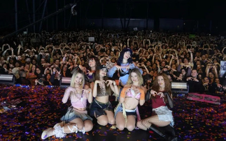 Manifest'in kıyafetleri Erzurum'a uygun bulunmadı!