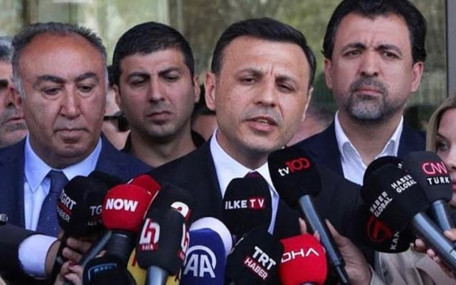 Dünya medyası CH'P'ye  kayyım kararını konuşuyor: FT Seçimli otoriterlikten açık diktatörlüğe