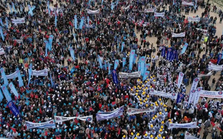 TÜRK-İŞ'ten grev kararı: 500 kuruma grev kararı ilanı asılacak