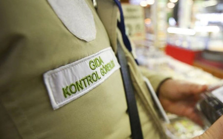 İsmini değiştirip satışa devam eden firmanın ürünlerinden yine domuz eti çıktı