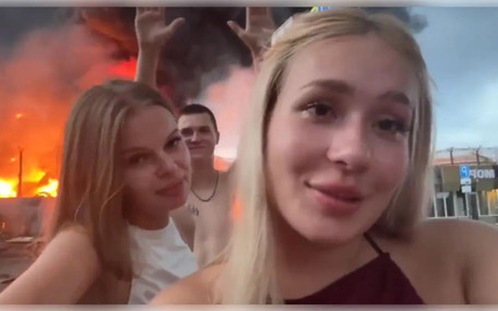 Yanan petrol deposu önünde video çekenler gözaltına alındı