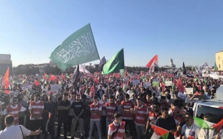 Gazze’ye yardım bahanesiyle sokaklarda şeriat ve hilafet propagandası