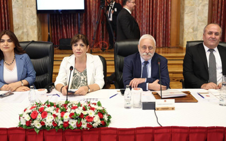 DEM Parti'den İyi Partili vekilin özerklik talebi yalanına sert tepki