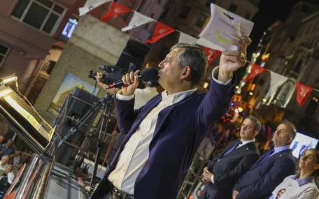 Özel’den kürsüden müthiş iddia: İBB Başkanı iken 24 maaş alıyordu