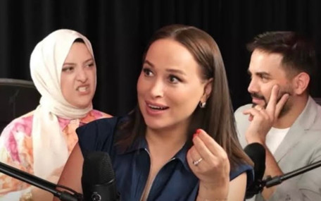 Gece yarısı yatağa… Kadir Ezildi eşi Gamze'ye evde rahat vermiyormuş! Nur Viral’in ağzı açık kaldı