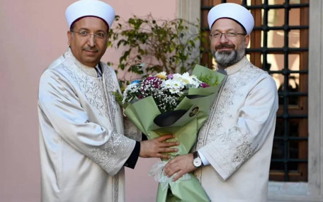 Papa 2 bin 640 km’den kalkıp geldi Diyanet Başkanı 11 km gidemedi