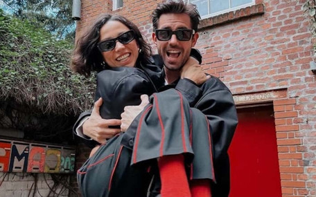 Zeynep Bastık ve Serkay Tütüncü havuz pozuyla gündemde