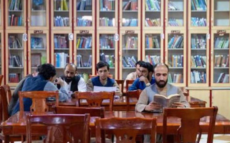 Taliban'dan üniversitelere yeni yasak: Kadın yazarların kitapları müfredattan çıkarıldı