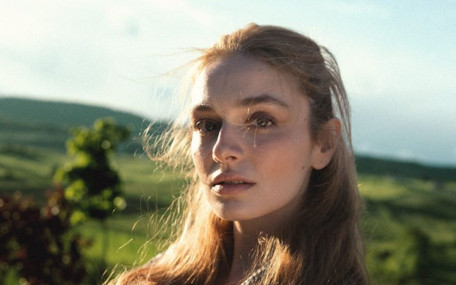 Serra Arıtürk Cannes’da göz kamaştırdı