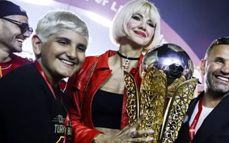 Okan Buruk’un eski eşi Nihan Akkuş’tan maç sonu itirafı: Bence uzaylı!