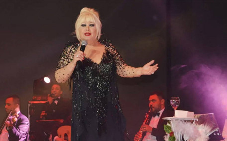 Muazzez Abacı'nın ardından Emel Sayın'dan yürek burkan veda