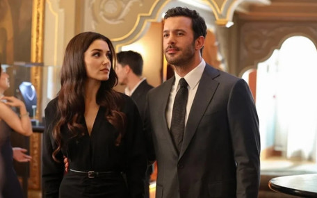 Hande Erçel ve Barış Arduç’lu Aşk ve Gözyaşı’nda final tartışması