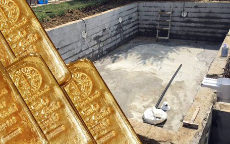 Havuz yapmak istediği bahçe altın deposu çıktı