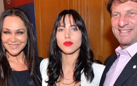 Hülya Avşar’ın kızı Zehra Çilingiroğlu kendi işini kurdu!