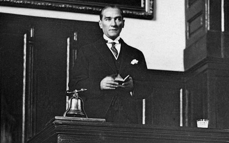 Mavi Gözlü Dev’e saygıyla: Atatürk 87 yıl sonra hâlâ bizimle