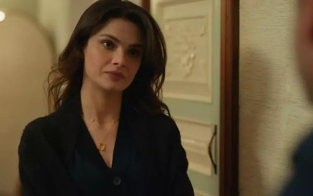 Sinem Ünsal, Uzak Şehir’le En İyi Kadın Oyuncu ödülünü kazandı