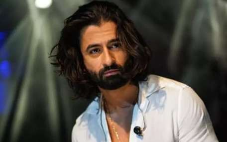 Şehri terk eden Koray Avcı, Fethiye’de karpuz tezgâhı açıyor