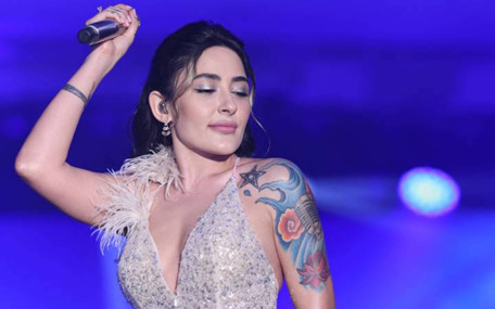 İki yıllık evliliği sonlanan Melek Mosso, duygusal açıklamalar yaptı