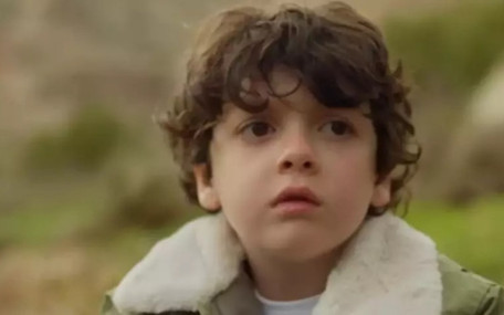 Uzak Şehir’in küçük yıldızı Kuzey Gezer tarzıyla dikkat çekti