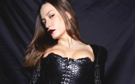 32 milyon TL’lik reklam anlaşmasından sonra Serenay Sarıkaya’ya yeni reklam bombası