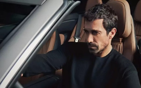 İbrahim Çelikkol’a uluslararası ödül! Dubai’de En İyi Erkek Oyuncu seçildi