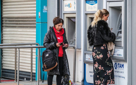 Bir millet borç altında eziliyor: Mahkemelerdeki icra dosyaları 25 milyona ulaştı