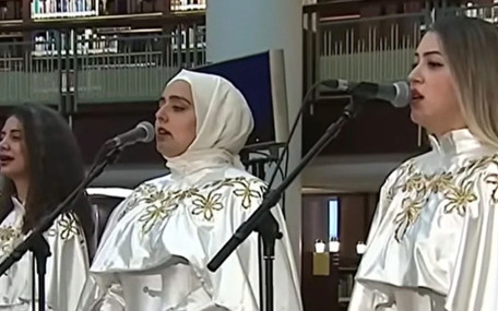 Papa ziyaretinde koro tartışması: Üstü İslam altı Vatikan tepkisi