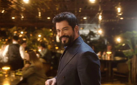 Burak Özçivit Rusya'da kral ilan edildi, 20 milyon aldı