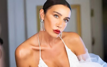 Ünlü Şarkıcı Sıla botoksu abarttı: Tanımakta zorlandık