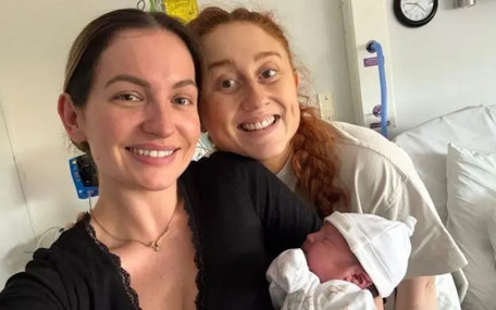 Ruh kardeşinden eşi benzeri görülmemiş fedakârlık: Bebeğini ona hediye etti