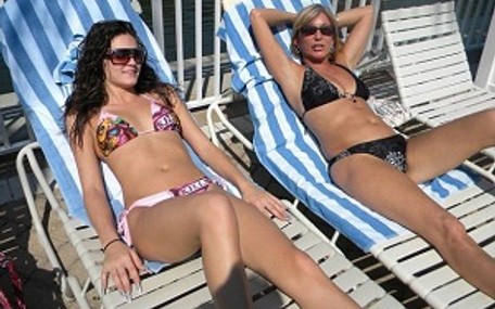 Jessica ve Monica Sexxxton! Ne mi yapıyorlar?