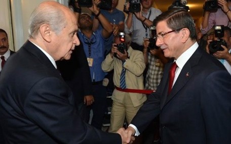 Bahçeli Davutoğlu'ndan öyle bir şey istedi ki...