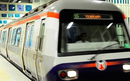 İstanbul’da metro seferlerinin saati uzatıldı