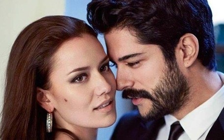 Fahriye Evcen ve Burak Özçivit'in yardımcı sorunu