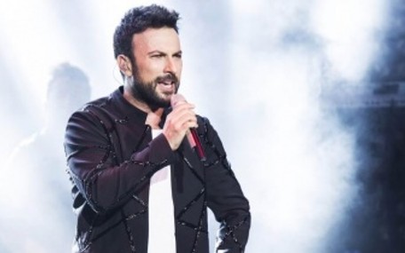 Tarkan çocukluk fotoğrafını paylaştı, sosyal medya yıkıldı!