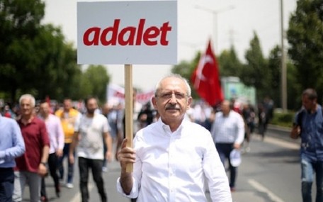 Kılıçdaroğlu'ndan Guardian'a Adalet Yürüyüşü yazısı