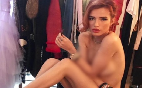 Bella Thorne çırılçıplak fotoğrafını paylaştı!