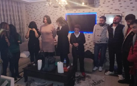 Ankara'da masaj salonu baskını: 5 kadın 7 erkekle fuhuş yaparken..