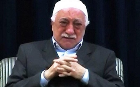 FETÖ’cü yazar açıkladı: Fetullah Gülen her gün ağlıyormuş