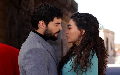 Hercai dizisinin yapımcısından flaş açıklama: Dizimiz zarar görmeye başladı