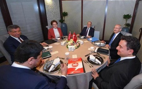 Mart Buluşmasında Liderleri Ali Babacan Ağırlayacak