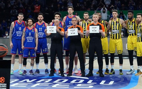 Anadolu Efes-Fenerbahçe Maçında Savaşa Hayır Mesajı