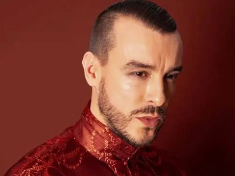 Gözaltı kararı verilen Cem Adrian'dan açıklama; Bremen'deyim, döner dönmez...