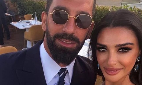 Arda Turan Kraliyet Arabası Aldı, Fiyatı Dudak Uçuklattı