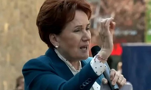 Seçim Mitinginde Çarpıcı Anlar: Akşener'in Sesi Titredi Gözleri Doldu